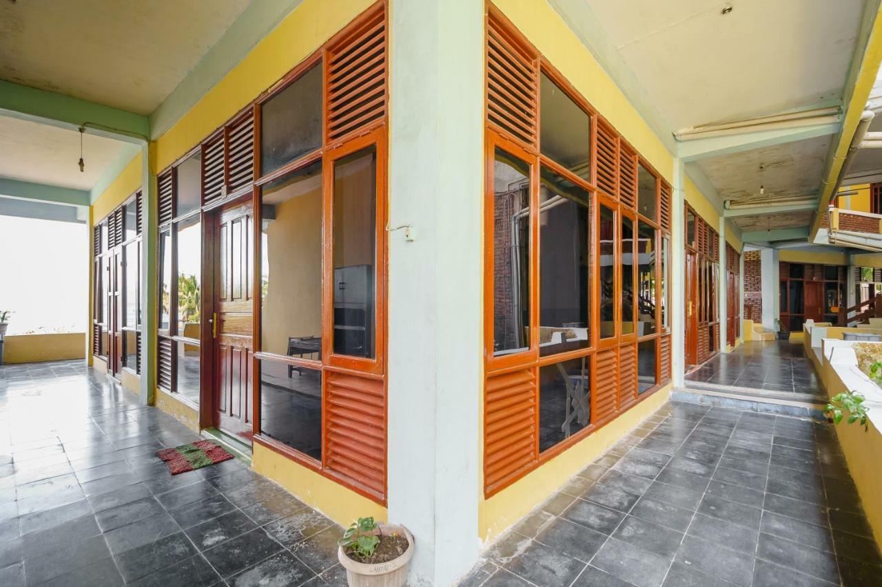 Reddoorz @ Tuktuk Danau Toba Tuktuk Siadong Exterior foto